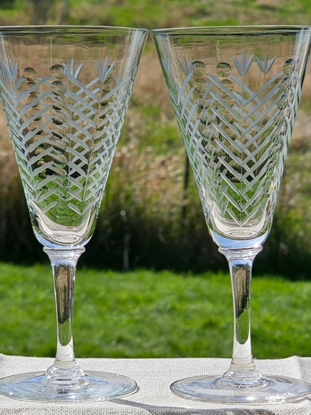 2 Tulip Cut Crystal Wine Glasses 7.25" geometric floral fluted design glass